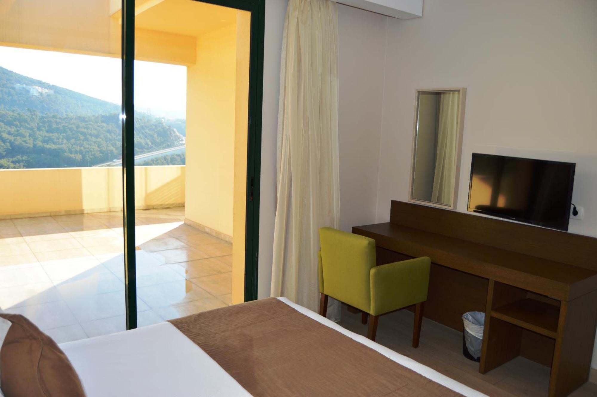 Country Lodge Hotel & Resort Beirut Ruang foto