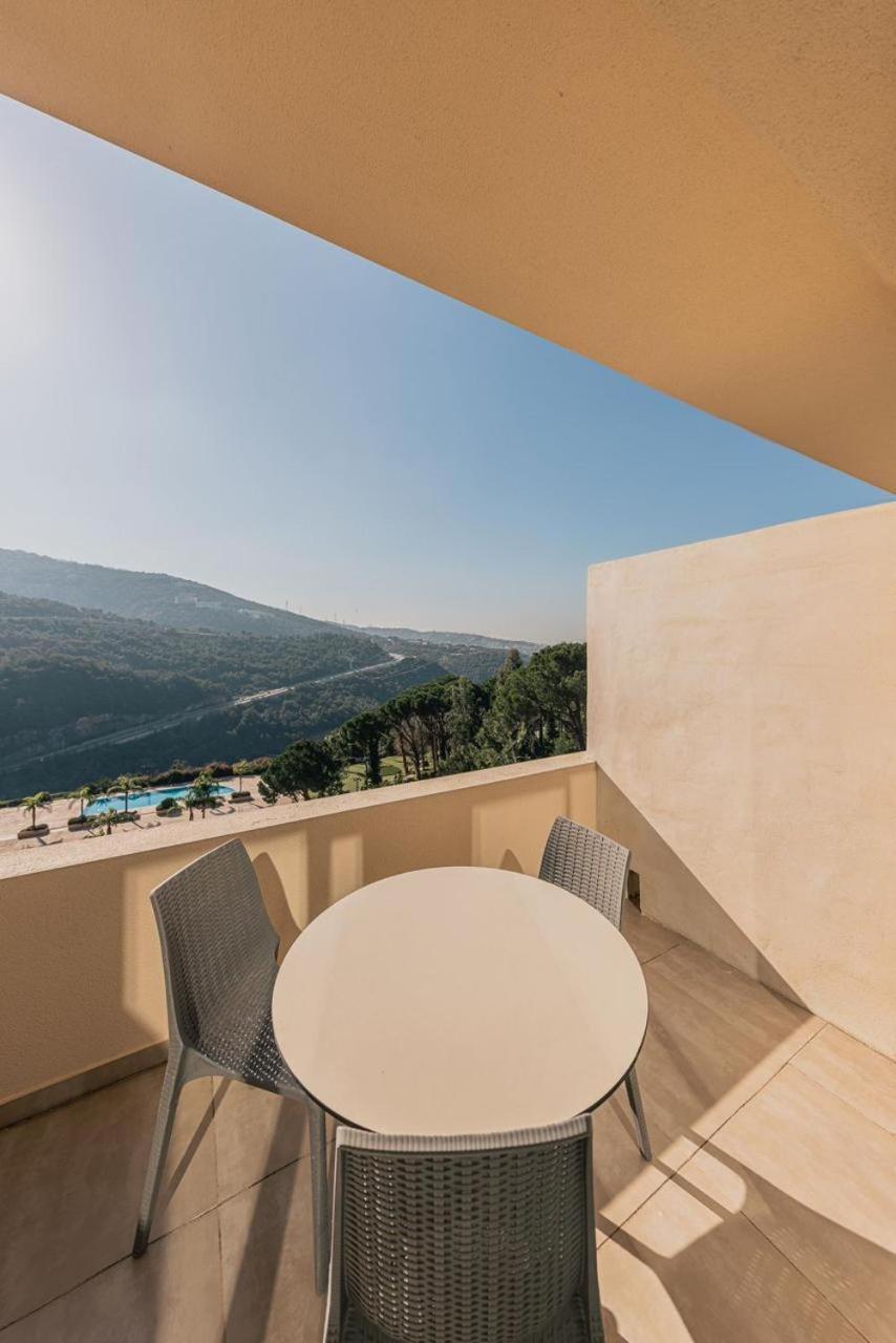Country Lodge Hotel & Resort Beirut Bagian luar foto
